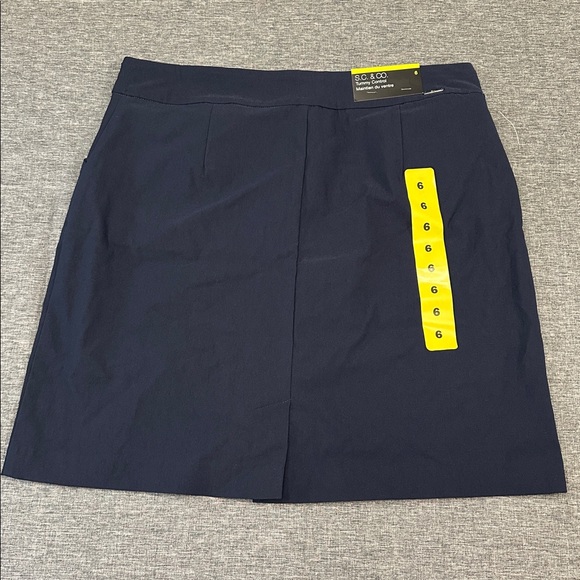 S.C. & CO. Navy Skort - Picture 4 of 5
